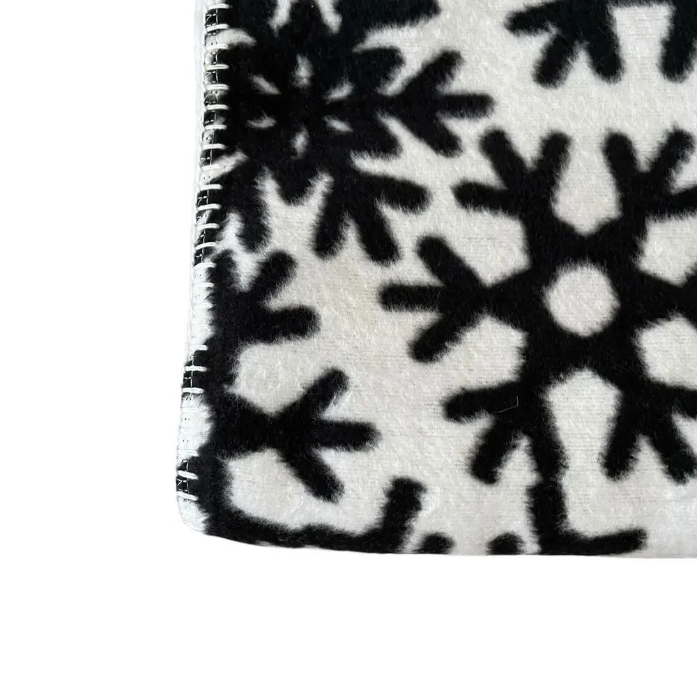 Docofil Christmas SNOWFLAKES Reversible Throw 51x67 Portugal Black & White